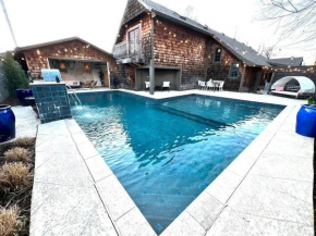 Paradise on Penn with Pool & Hot Tub Near Downtown